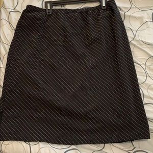 Black penciline skirt